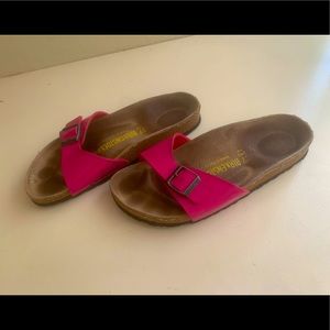 hot pink Birkenstocks 💕